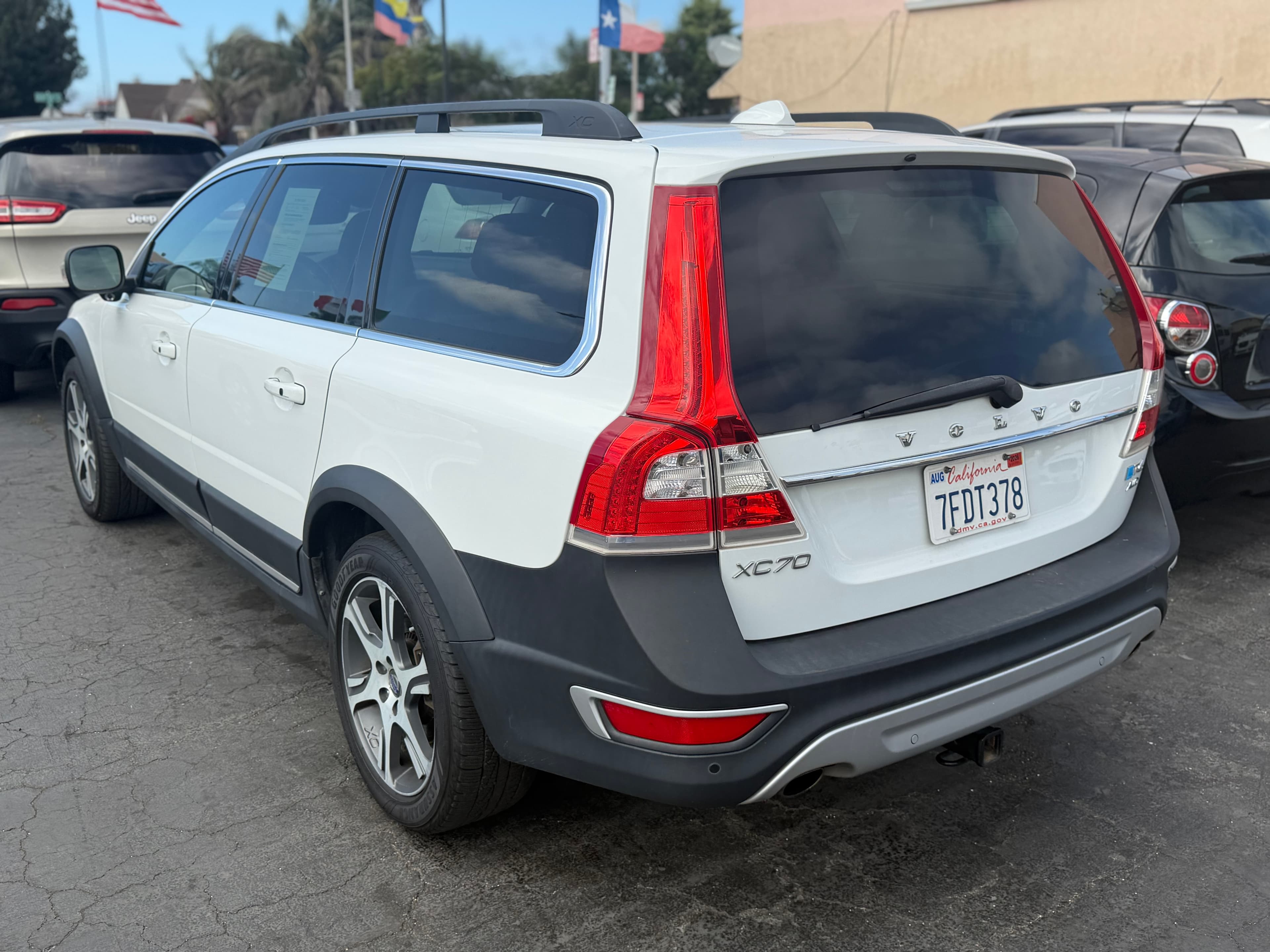 2015 Volvo XC70 T6 Platinum thumbnail 3