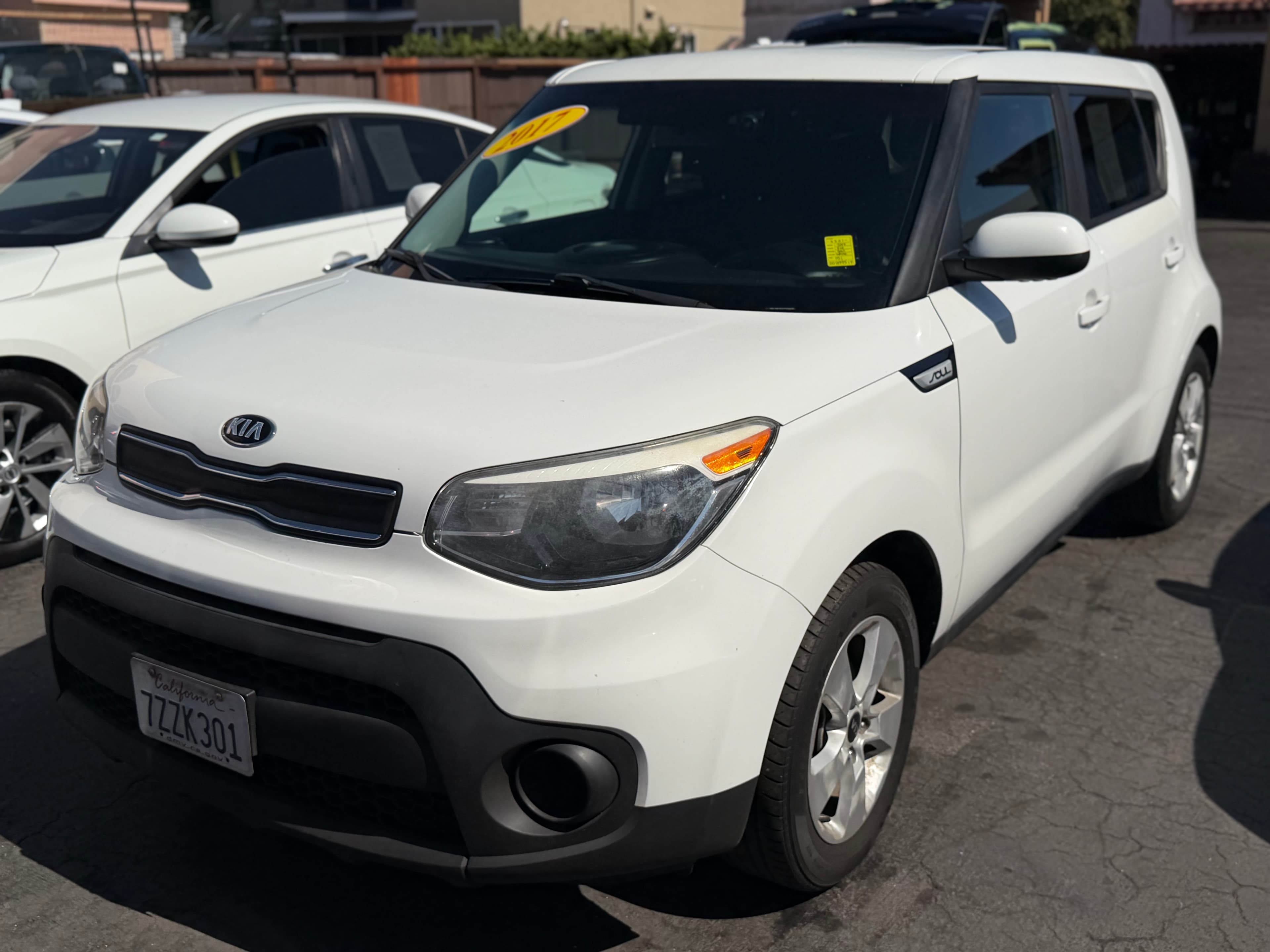 2017 Kia SOUL BASE thumbnail 2